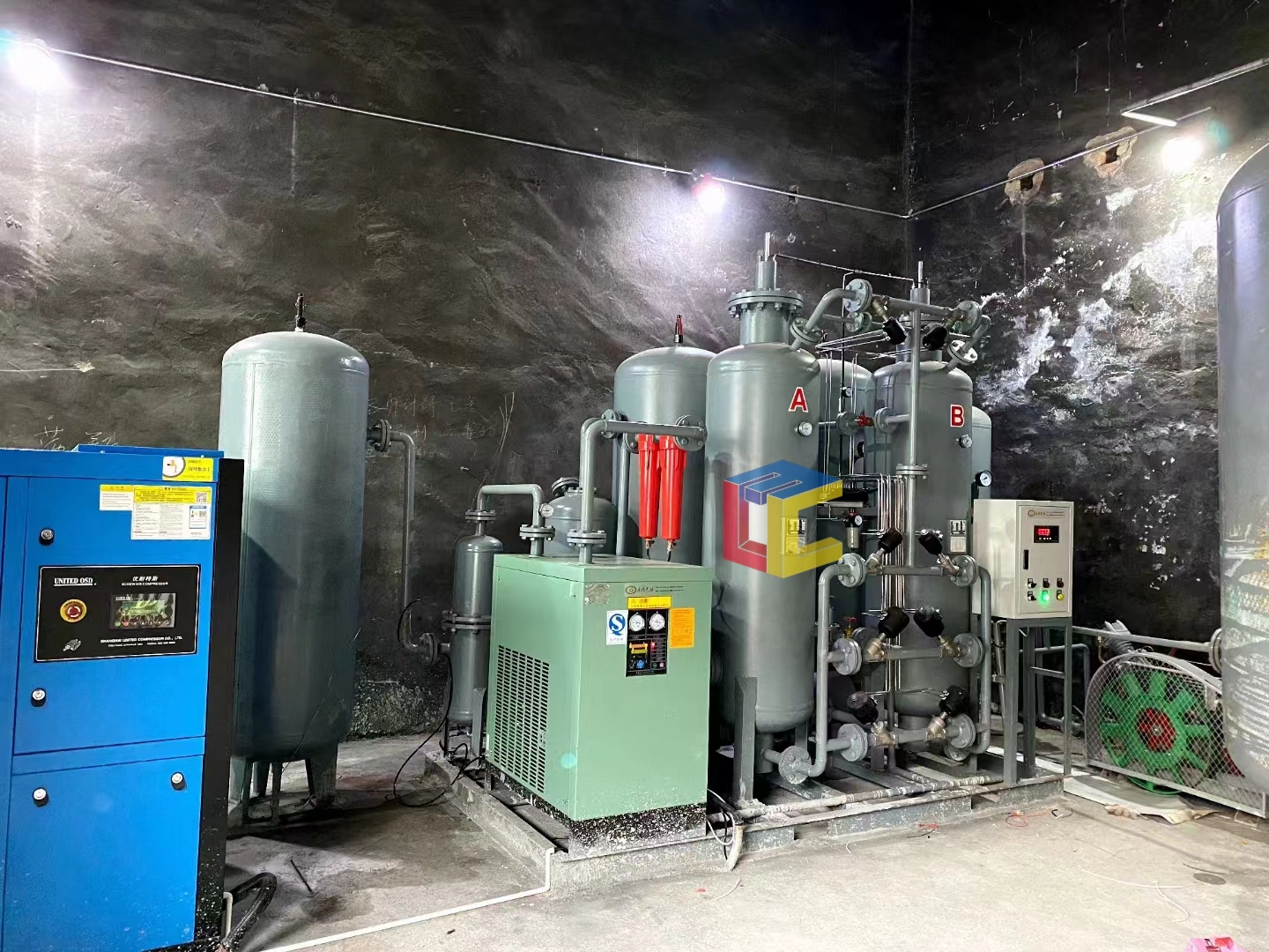 高原制氧機(jī) (2).jpg 高原制氧機(jī) (2).jpg